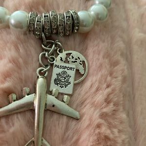 I love to travel charm bracelet